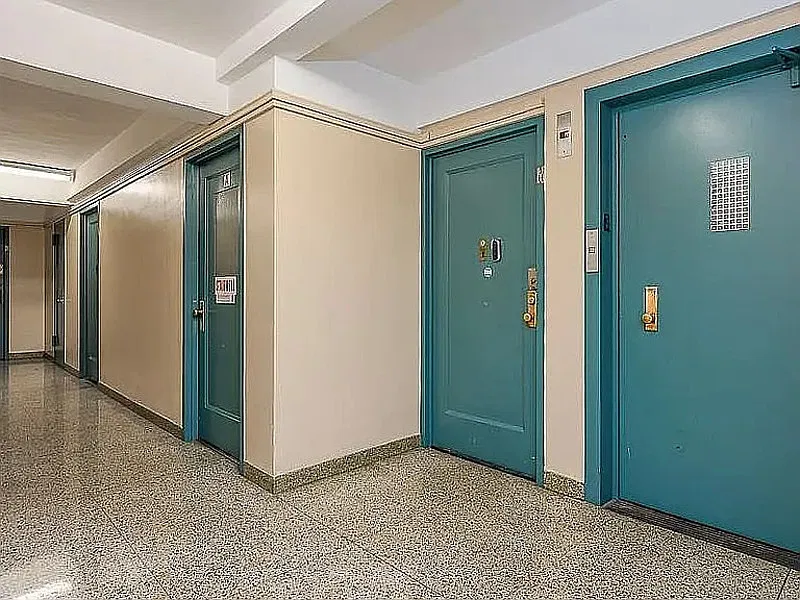 2 bed, 1.0 bath, 794 sqft, $1,920 — Photo 2