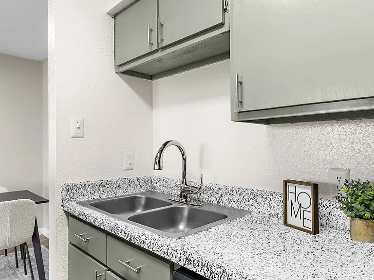 Sonoma Apartments — Photo 21