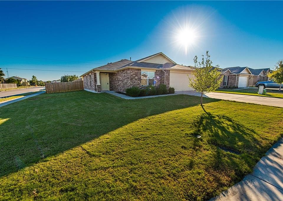 1st image of 322 Foxglove Dr