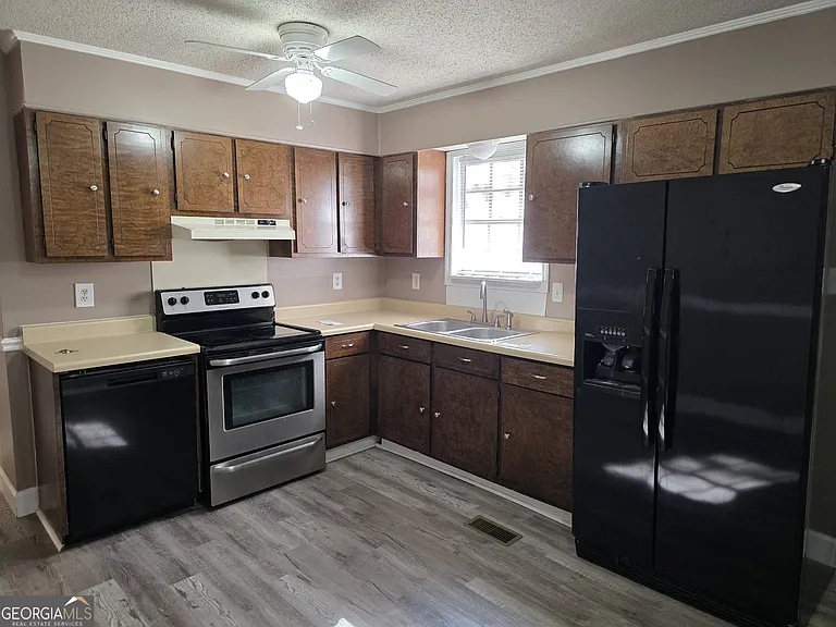 206 Old Lake Rd — Photo 7