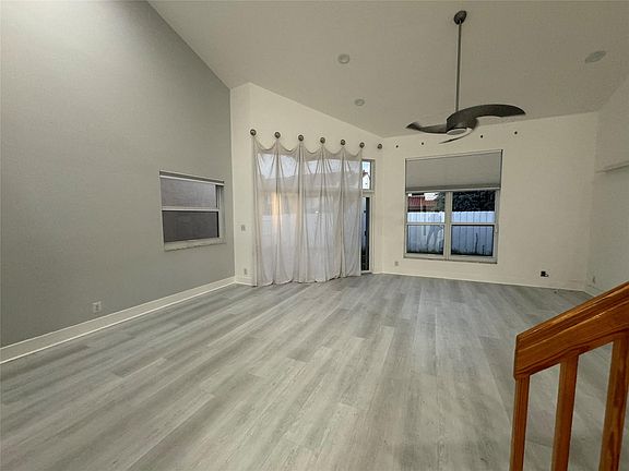 3rd image of 3870 Amalfi Drive