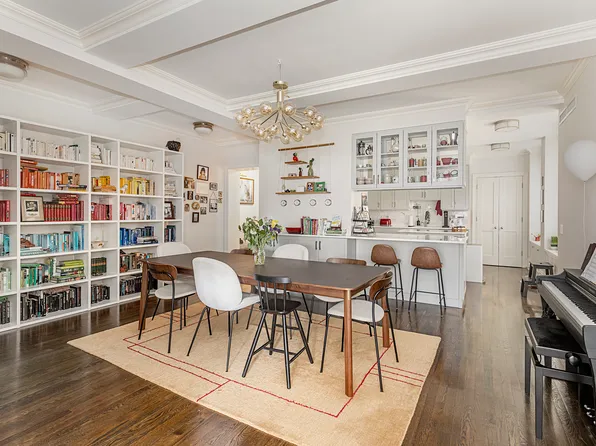 165 West 91st Street 11E image 2 of 12