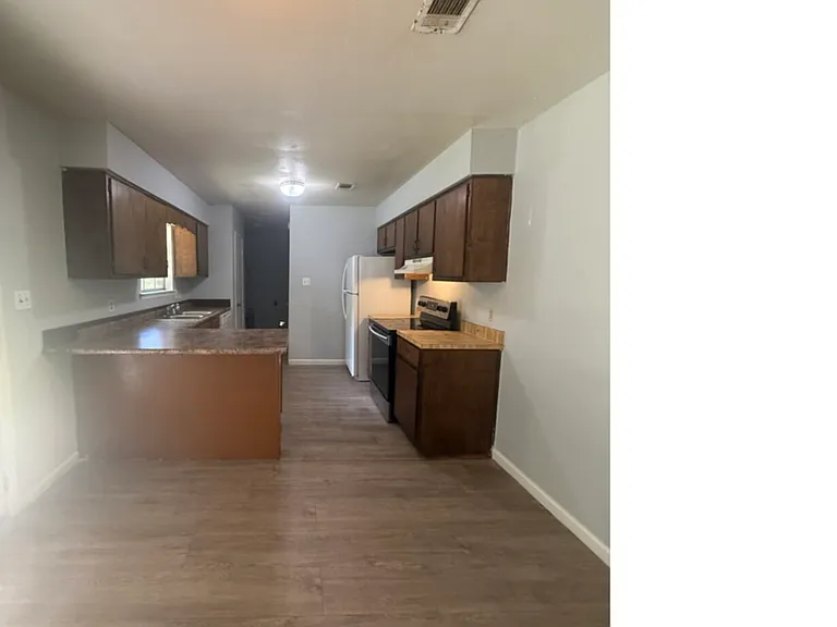 5701 Scotland Rd — Photo 10