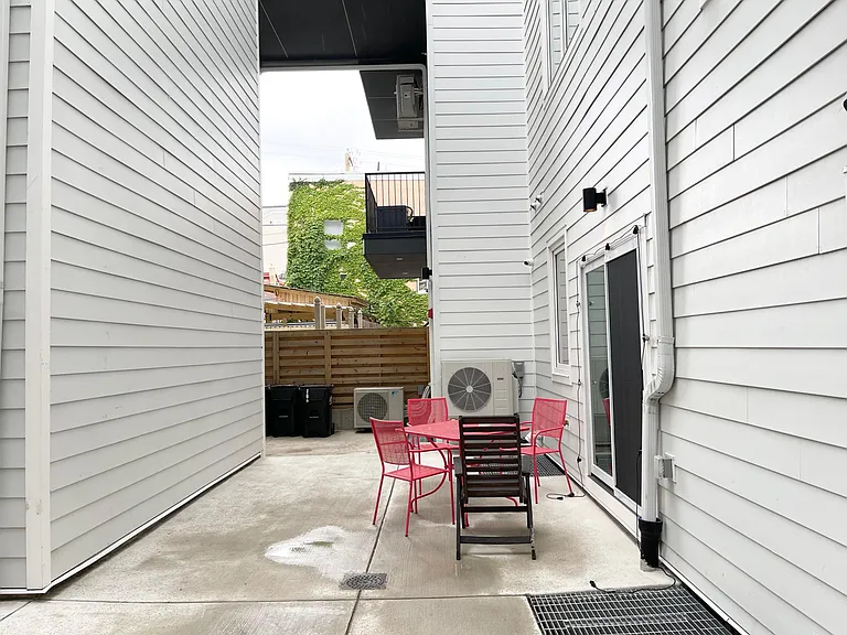 1309 N Hope St #1 — Photo 19