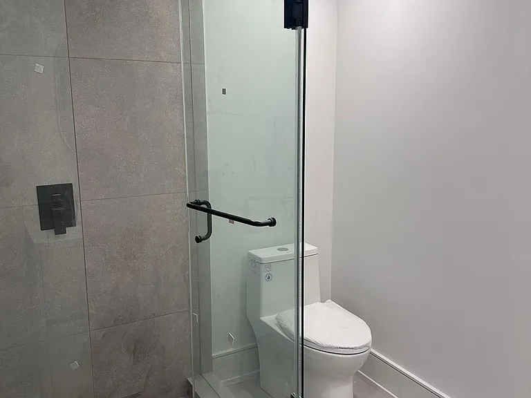 506 Wellington Cres #BASEMENT — Photo 10