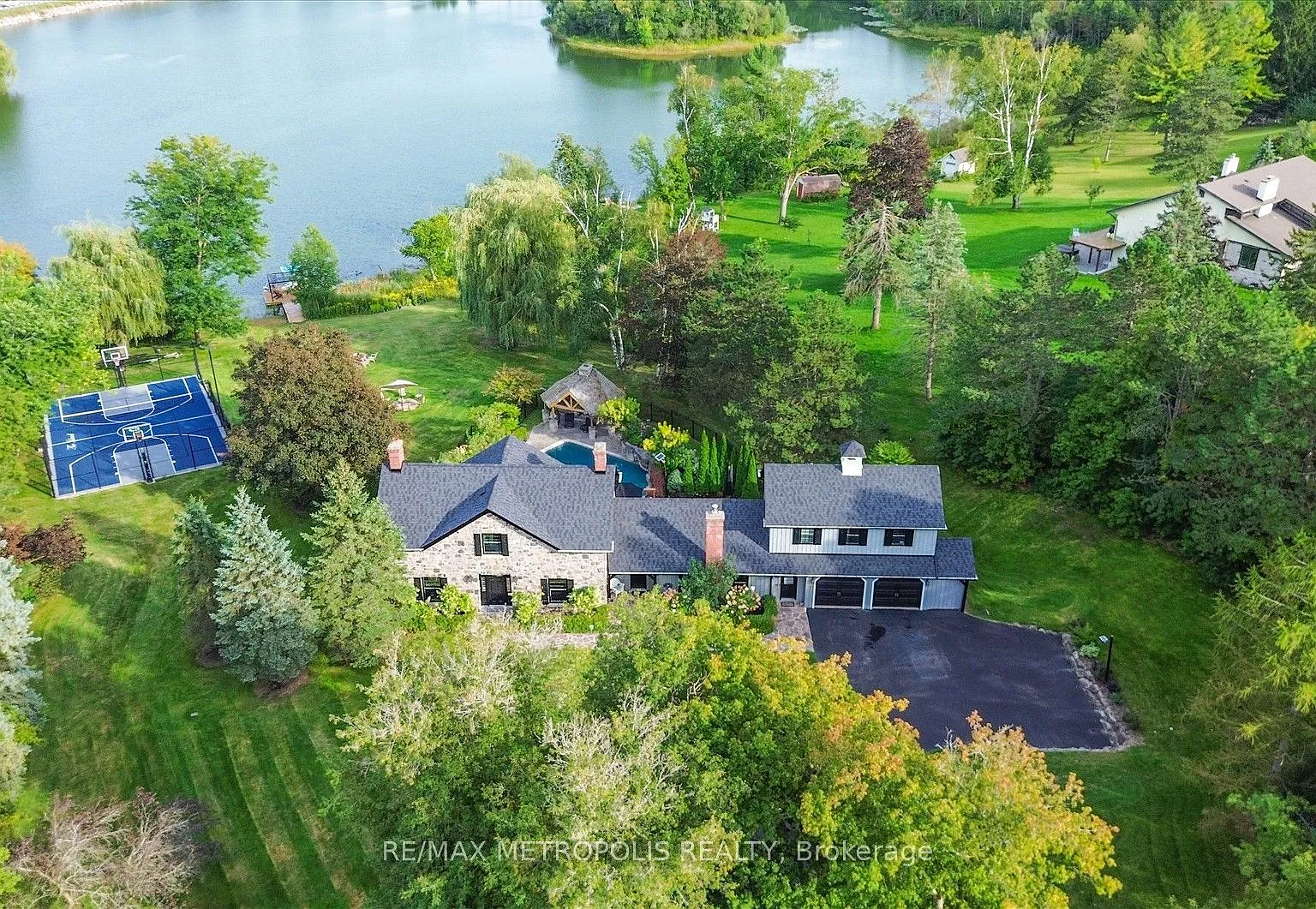 4 bed, $6,995 — Photo 1