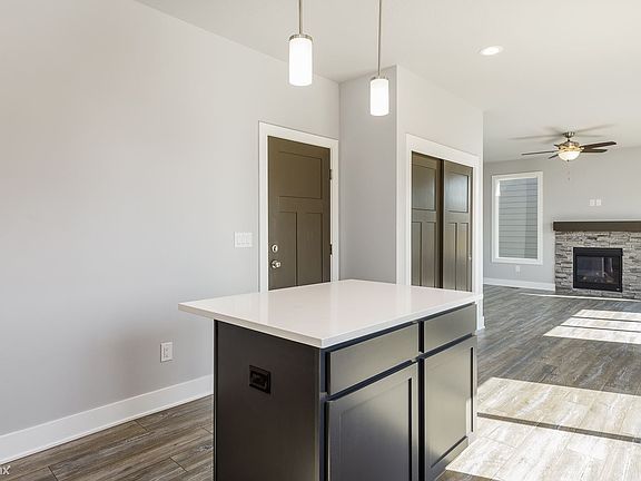 1904 NE Heritage Dr-6