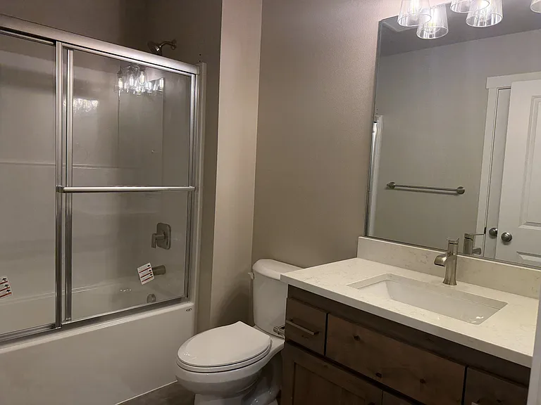 4025 Filbert St NE — Photo 32