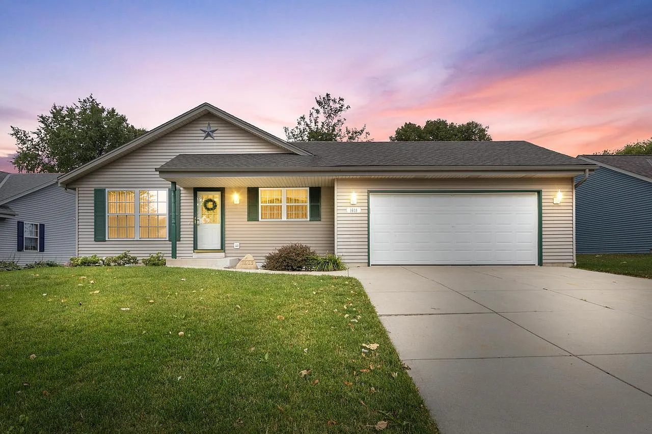 1609 Falcon DRIVE photo 1