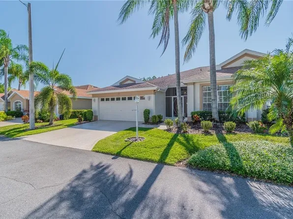 917 Villeroy Greens Dr, Sun City Center, FL 33573