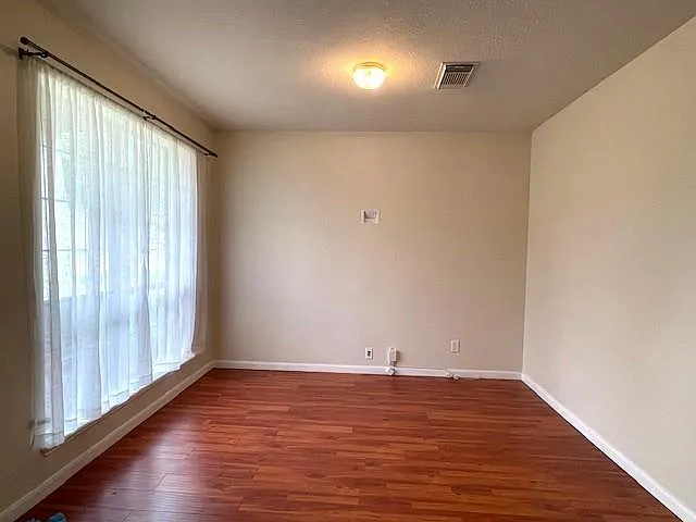 4 bed, 2.5 bath, 2784 sqft, $2,600 — Photo 4