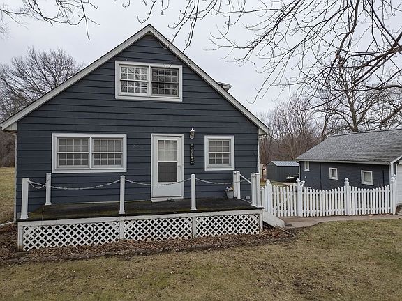 3rd image of 1819 Coyne Center Rd