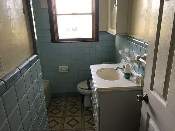 140 Tom Barlett Road Bathroom ND 06-26-21.JPG