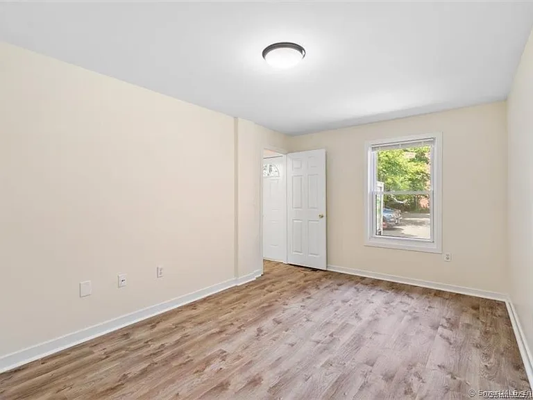86 Howe St #A — Photo 19