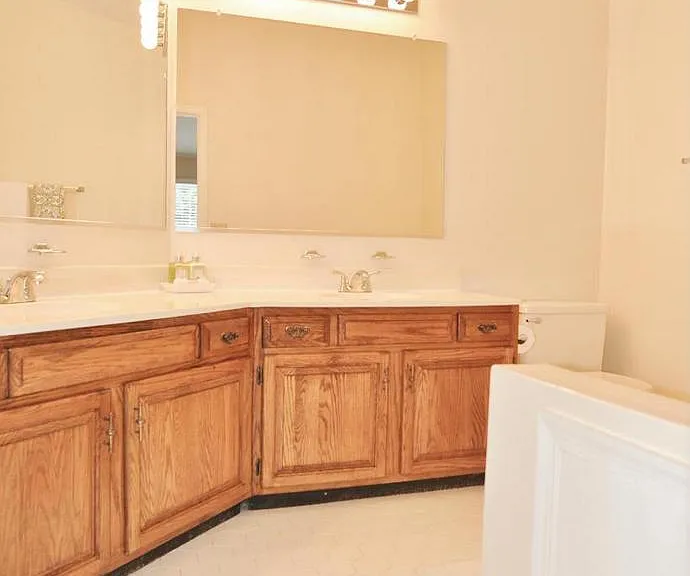 7411 Salford Ct — Photo 12