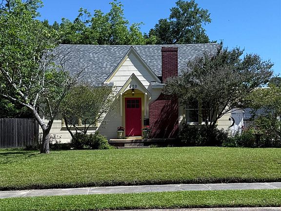 2nd image of 620 E 7th St