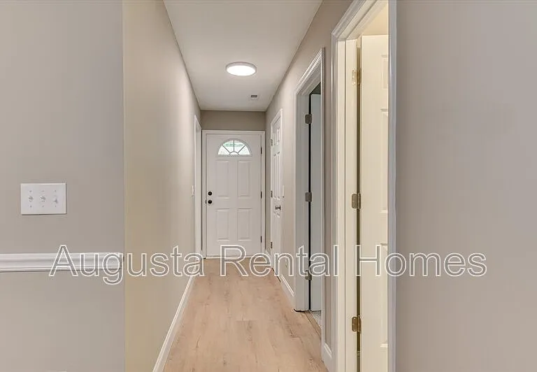 111 Kelly Dr SW — Photo 5