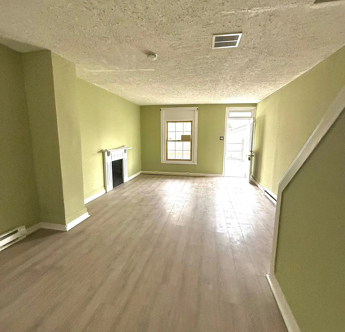 4 bed, 1312 sqft, $1,790 — Photo 1