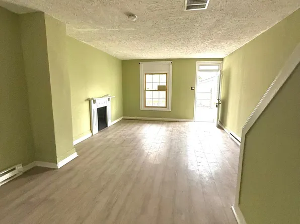 2037 Logan St, Harrisburg, PA 17102