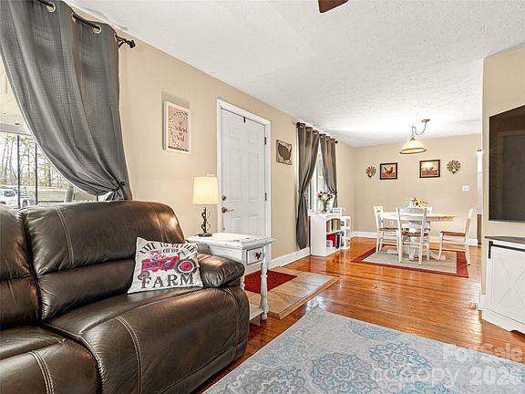 5th image of 6 Nelson Rd