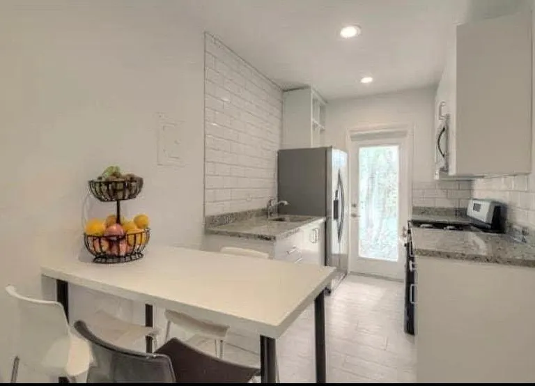 655 Meridian Ave — Photo 3