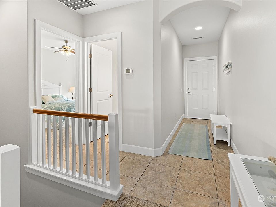 9092 Seahawk Ln NW Quincy WA Zillow