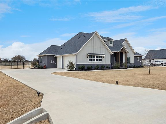 4th image of 112 Friendship Way