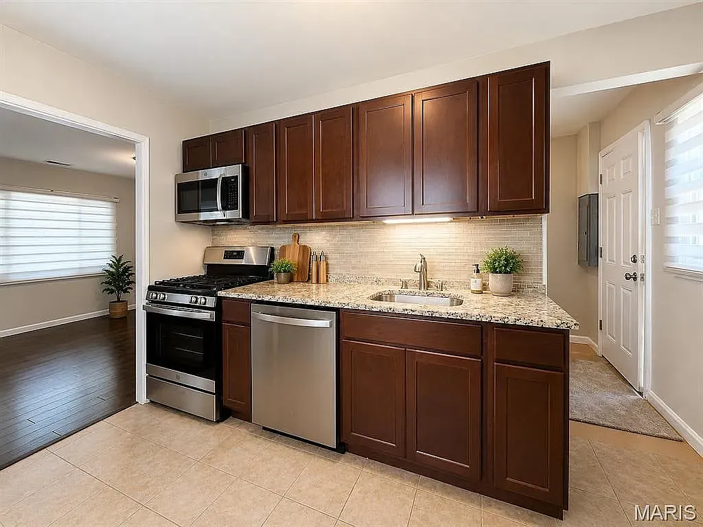 3 bed, 833 sqft, $1,500 — Photo 4
