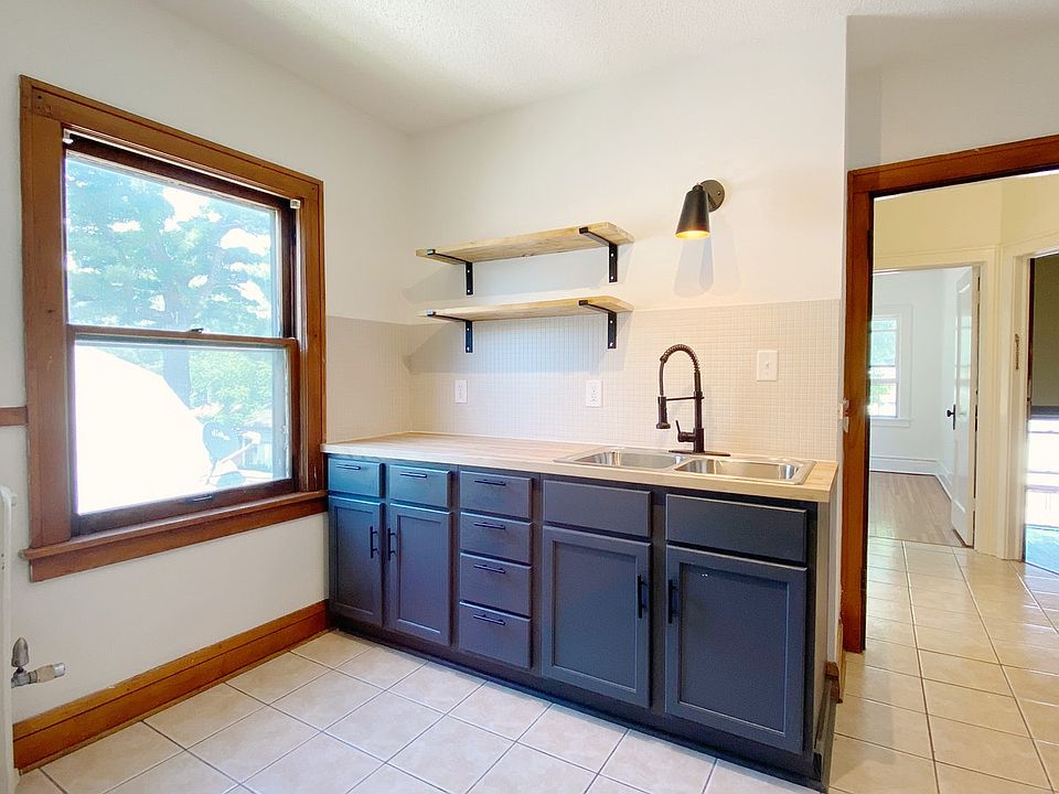 1st image of 3912 Thomas Ave N #3