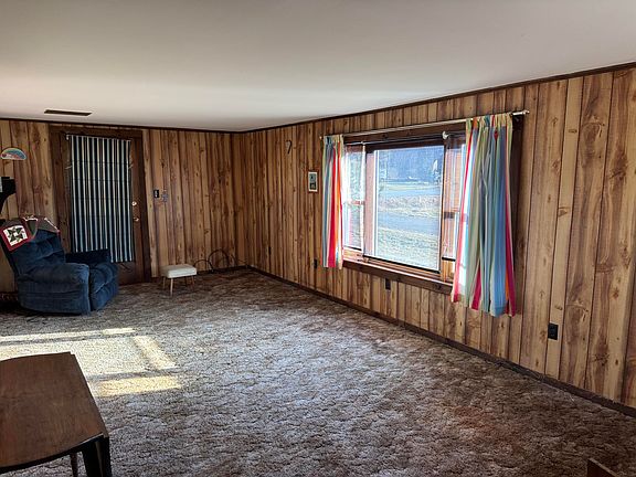 3rd image of 138 Spring Road