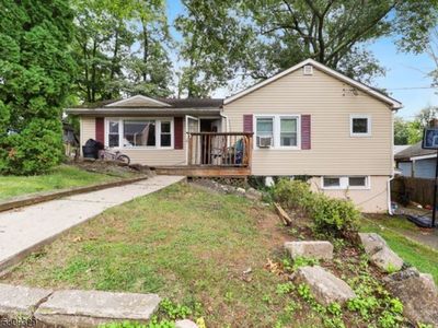 307 Windsor Ave, Hopatcong, NJ, 07843