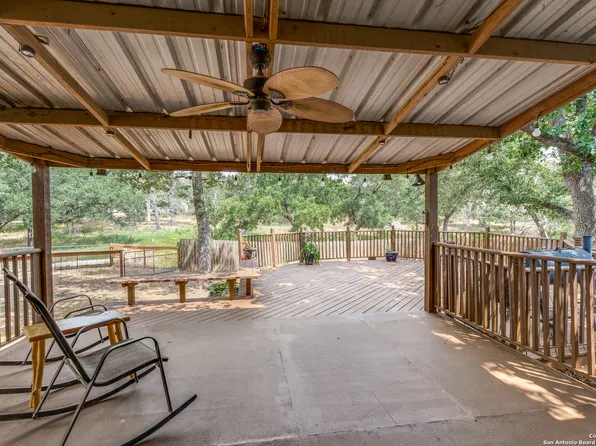 150 Blackjack Rd, La Vernia, TX 78121