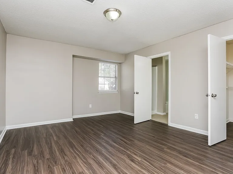 5453 Fox Valley Ln — Photo 11