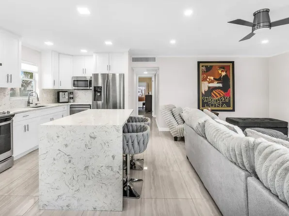 92 Valencia Drive #D, Delray Beach, FL 33446
