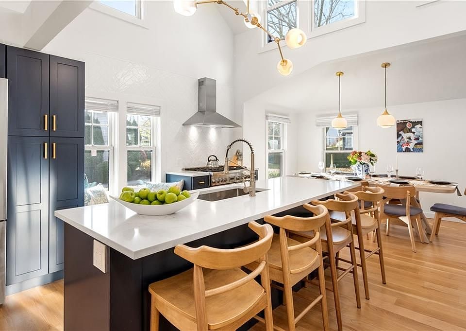 14 Robinson St, Narragansett, RI 02882 Zillow