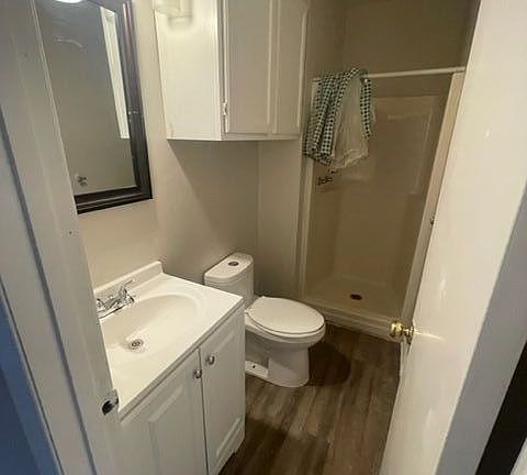 5th image of 1308 W Lexington Ave #E