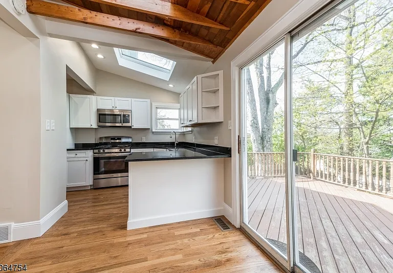 1244 Birch St #B — Photo 8