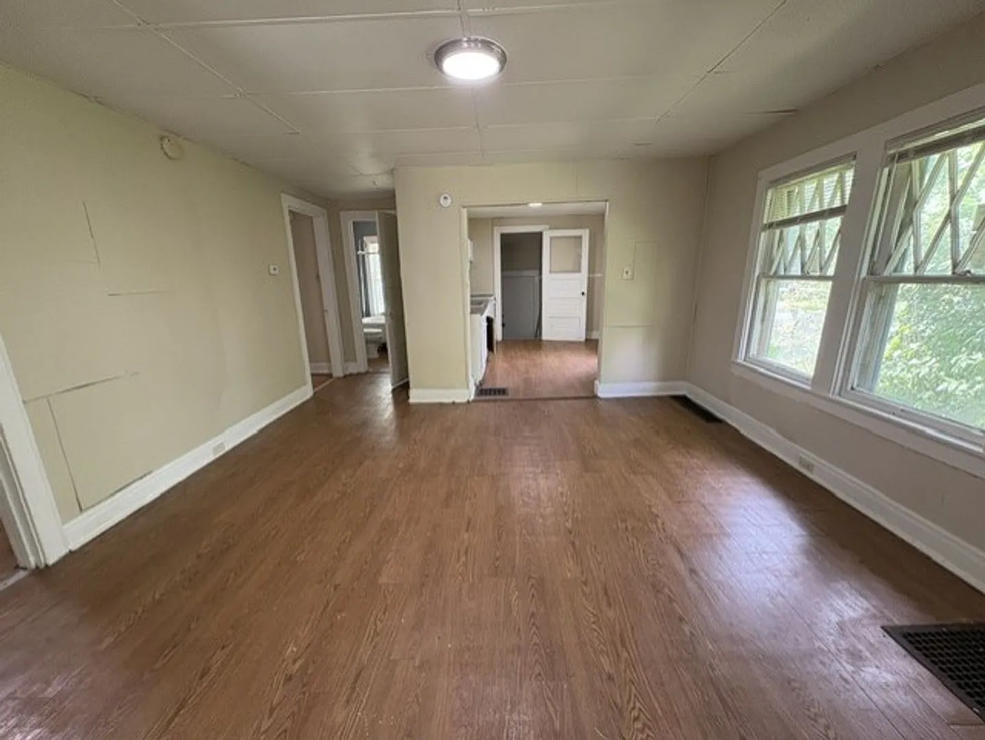Charming 3-Bedroom Akron Home with a Covered Porch and Private Yard — Photo 3