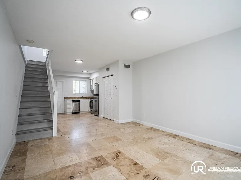 2180 Bay Dr #5B — Photo 7