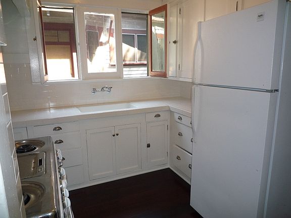 5th image of 2156 Elsinore St