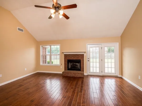 246 Squires Grove Dr W, Atoka, TN 38004