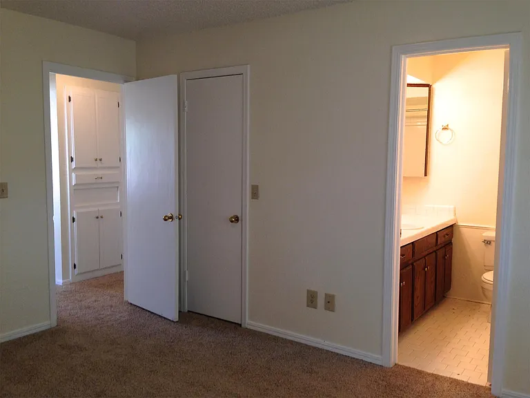 2100 Castle Rock — Photo 7