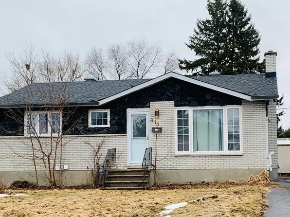 811 Willow Ave, Ottawa, ON K1E 1C8