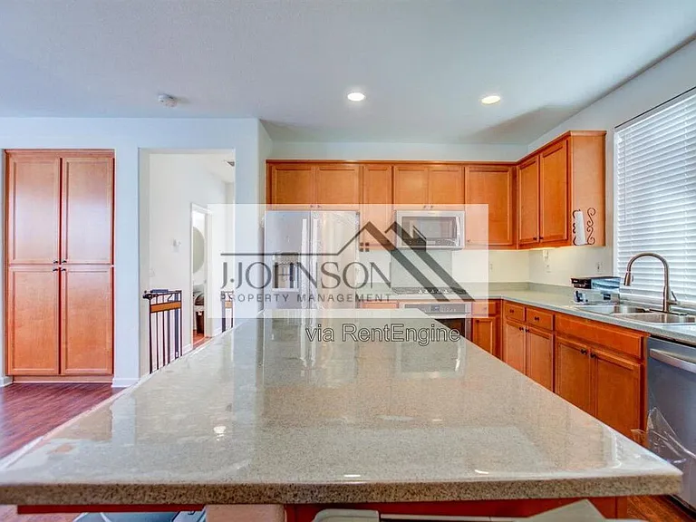 2673 Merchant Dr — Photo 9