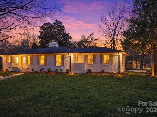 6300 Burlwood Rd, Charlotte, NC 28211