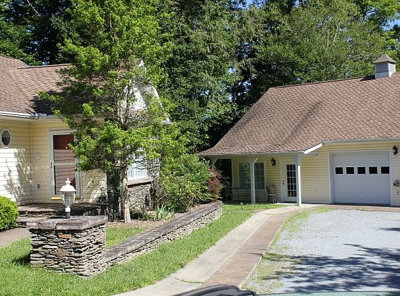 one side of garage with unit