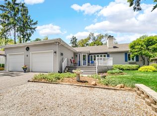 8 E Hill Rd, Portage, IN 46368