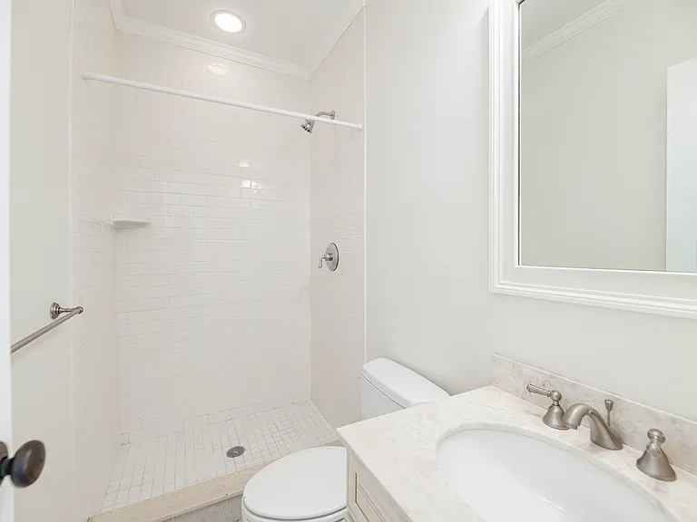 41 Harold St #B — Photo 19