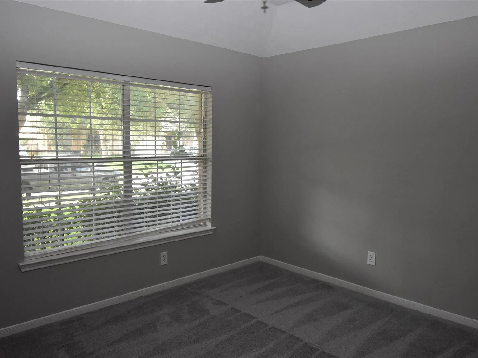 3 bed, 2.0 bath, 1743 sqft, $2,100 — Photo 2