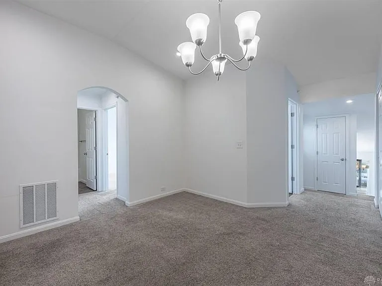 184 Old Pond Rd — Photo 11